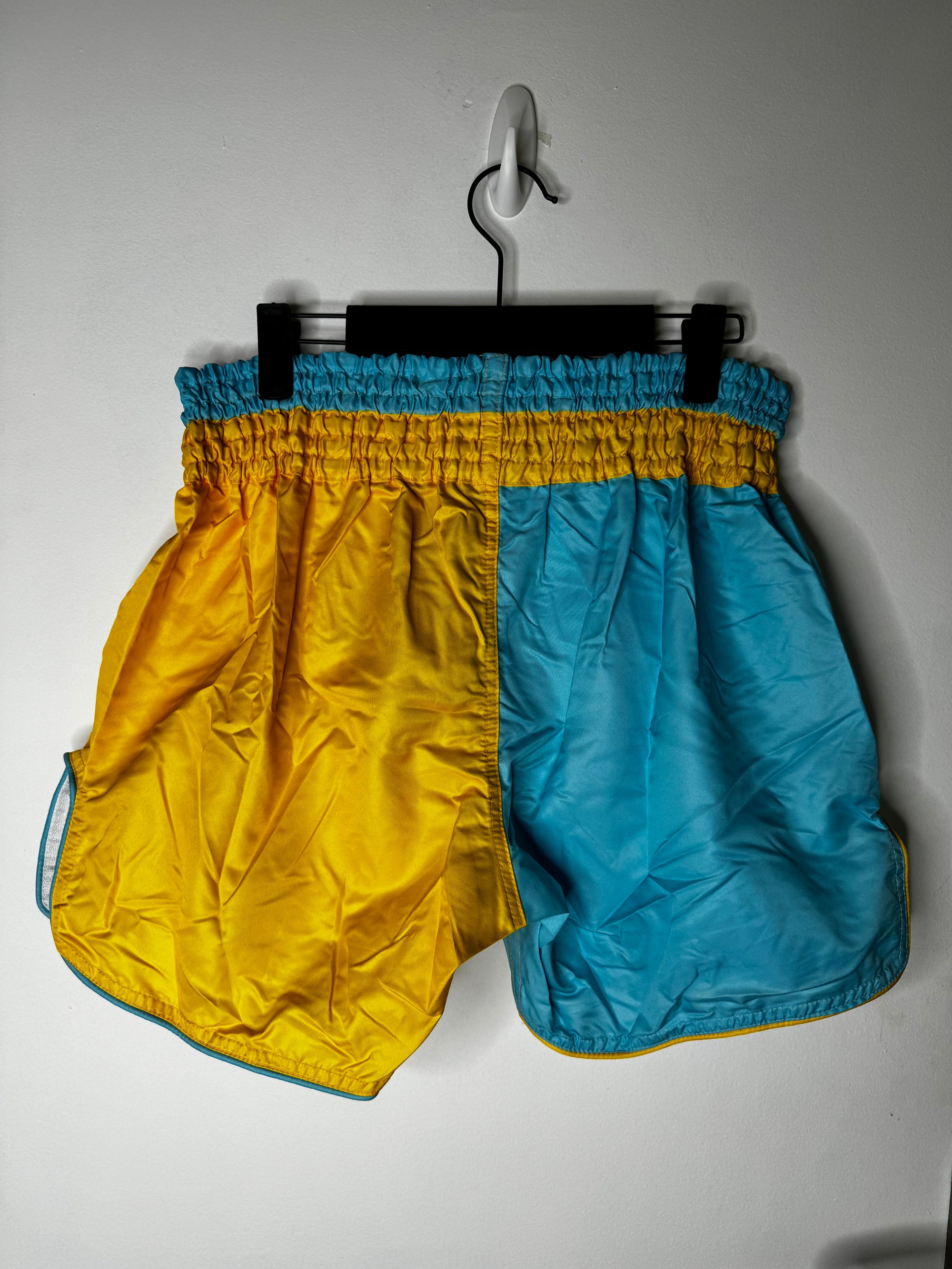 Short MUAY THAI Half Blue Half Yellow