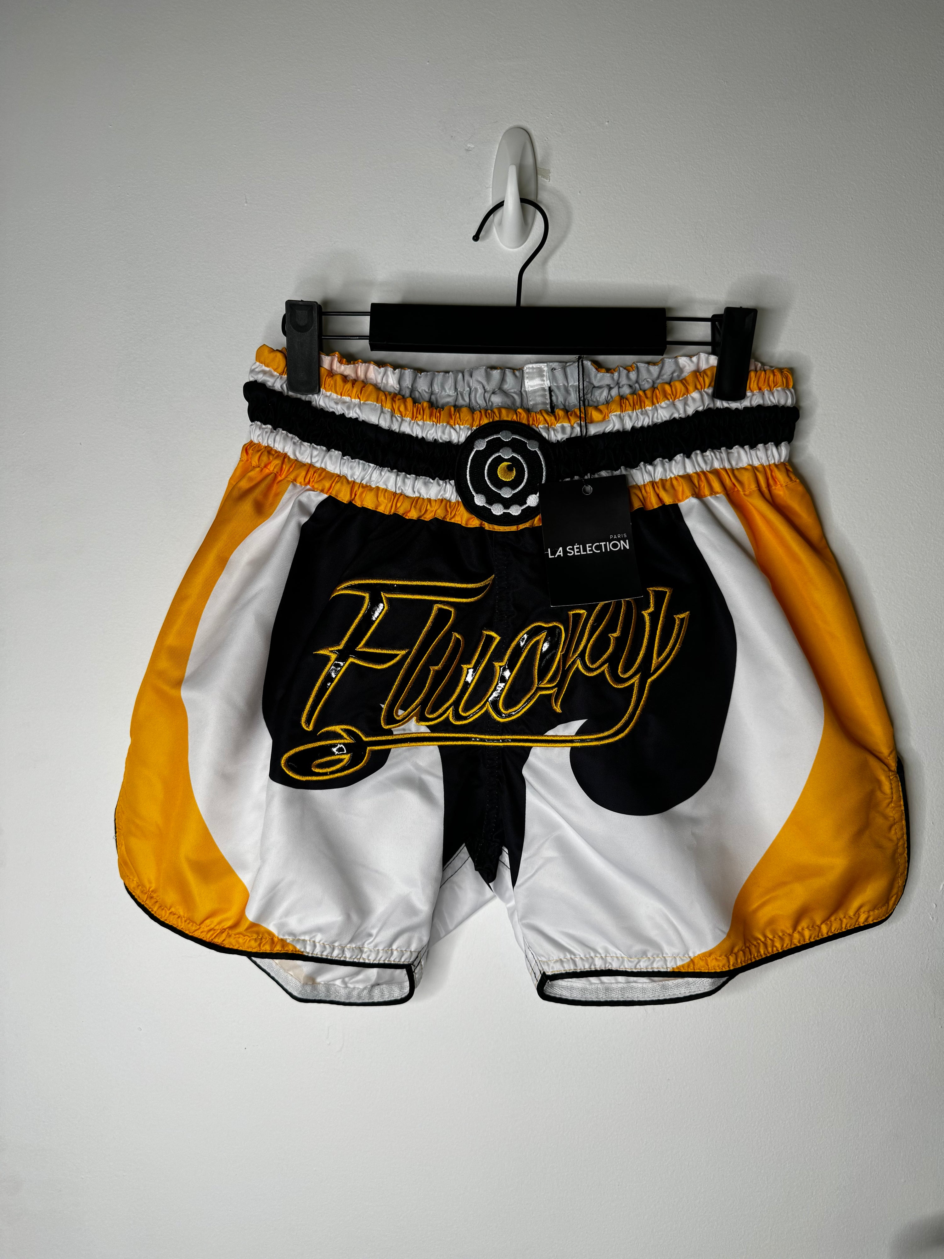 Short MUAY THAI Black & Yellow